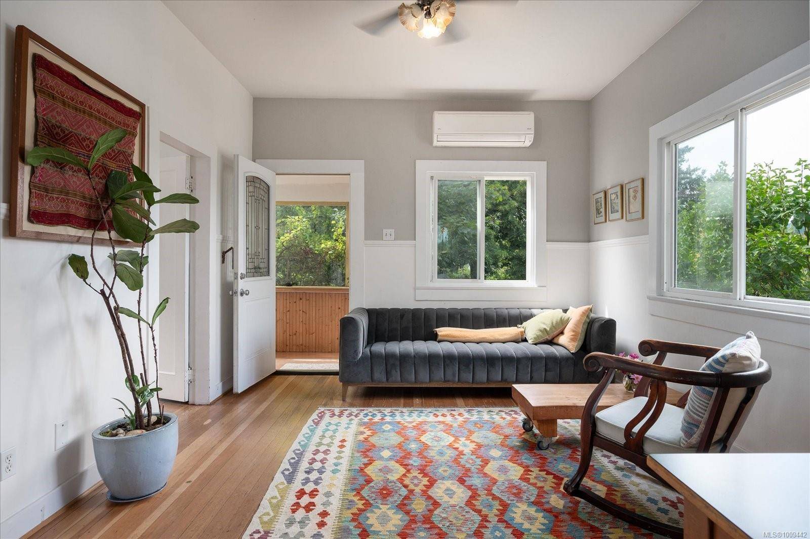 Nanaimo, BC V9R 4A3,950 Bruce Ave