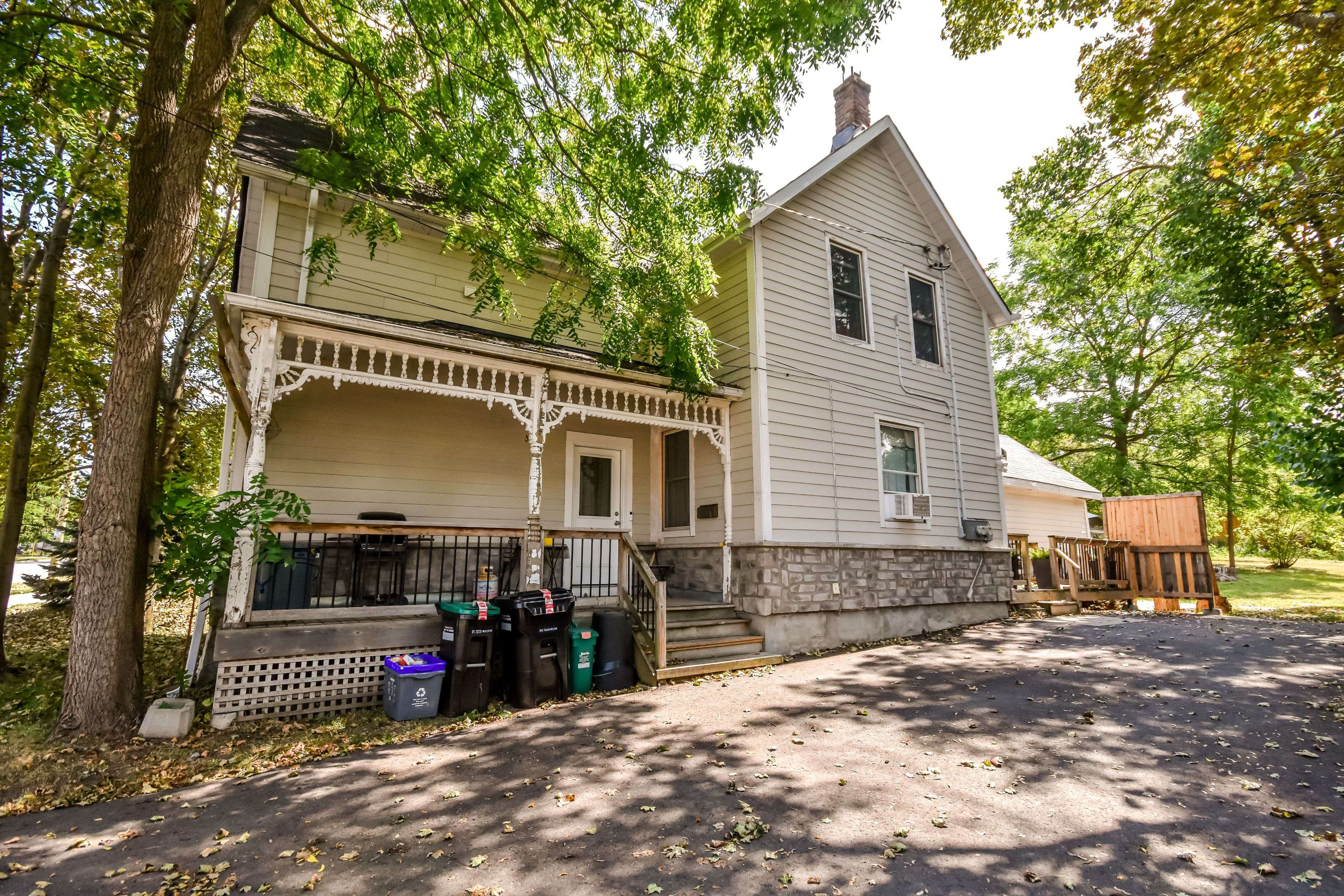 Barrie, ON L4M 1V5,57 Penetang ST