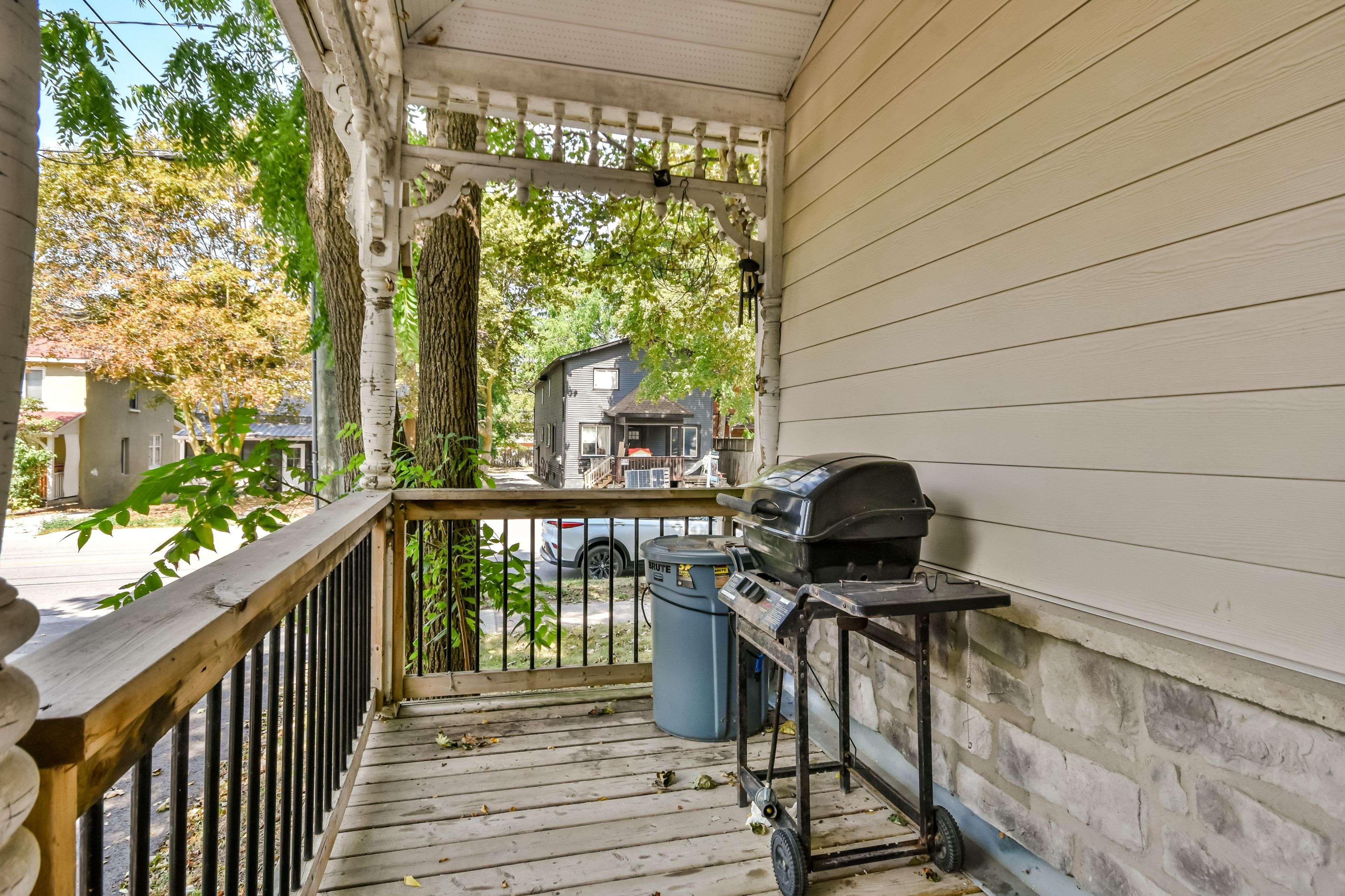 Barrie, ON L4M 1V5,57 Penetang ST