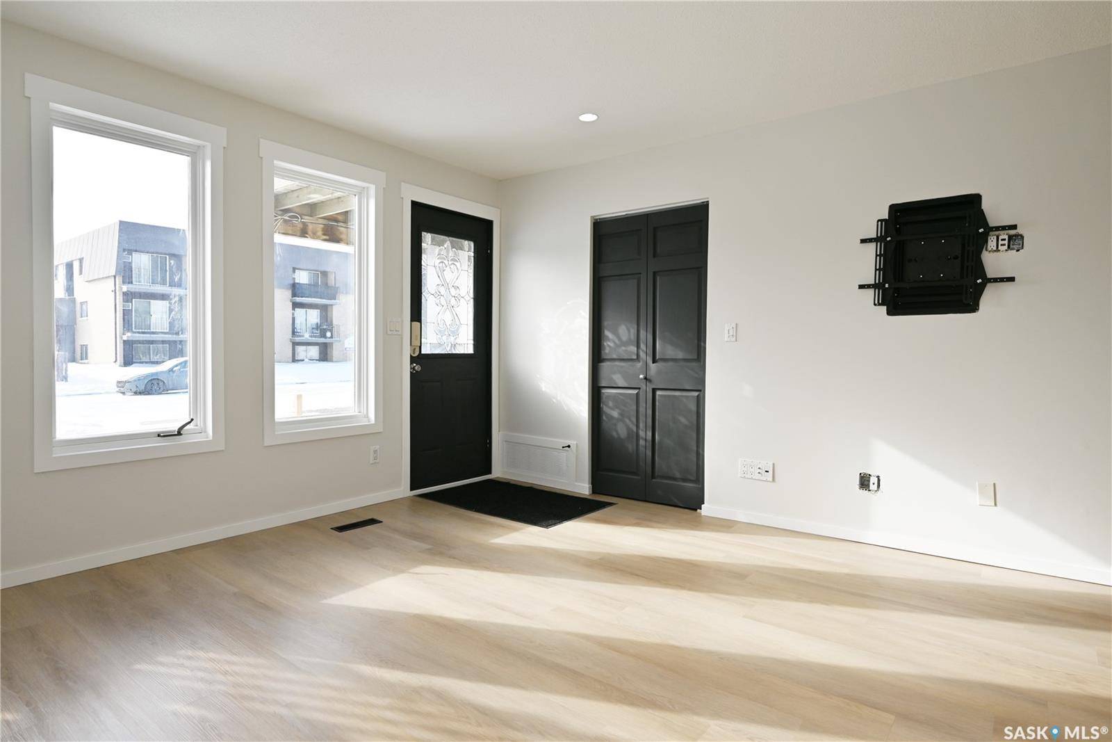 Estevan, SK S4A 2E3,517 Albert STREET #108