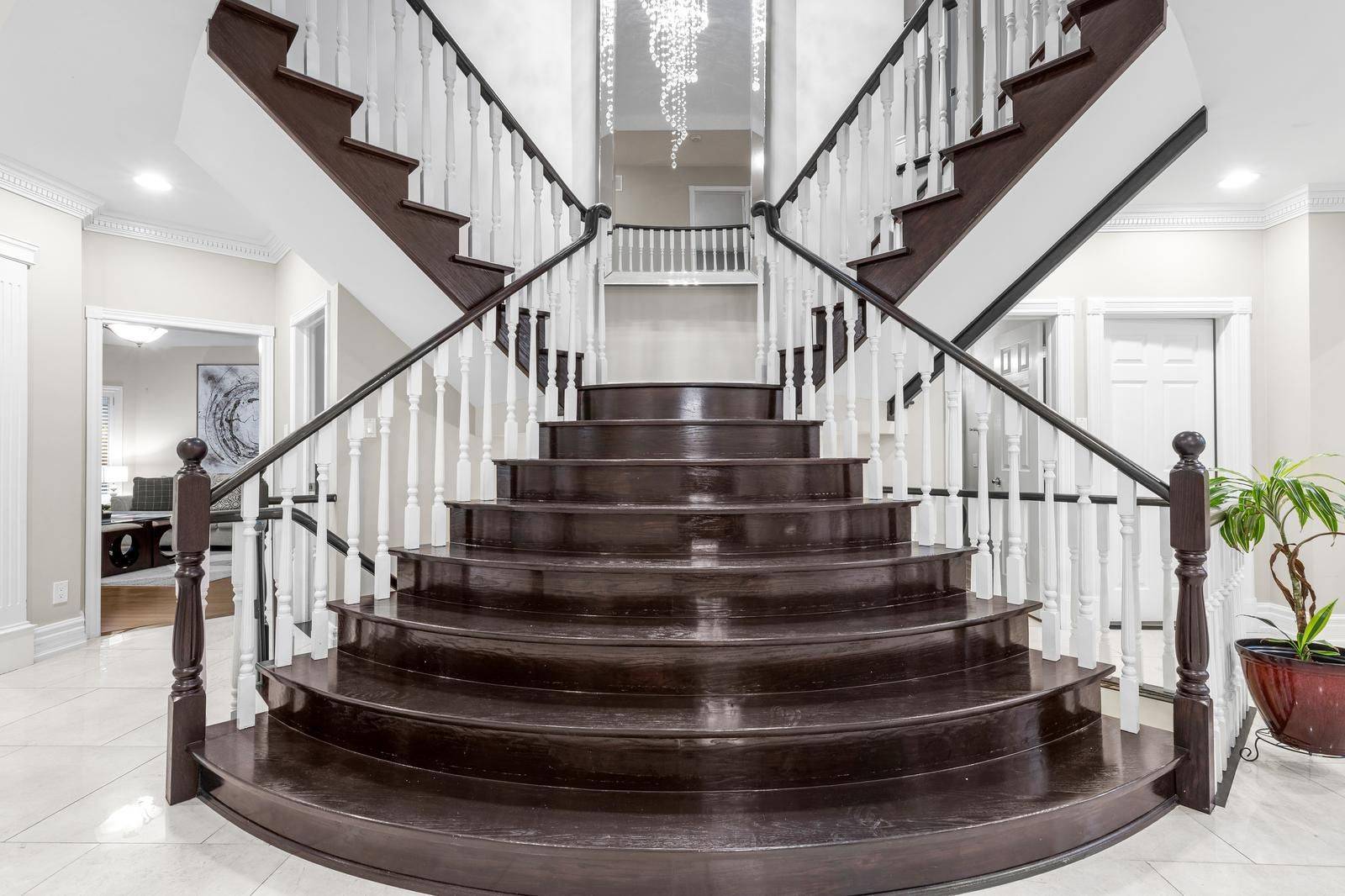 Mississauga, ON L5M 3L8,4622 Hewicks LN