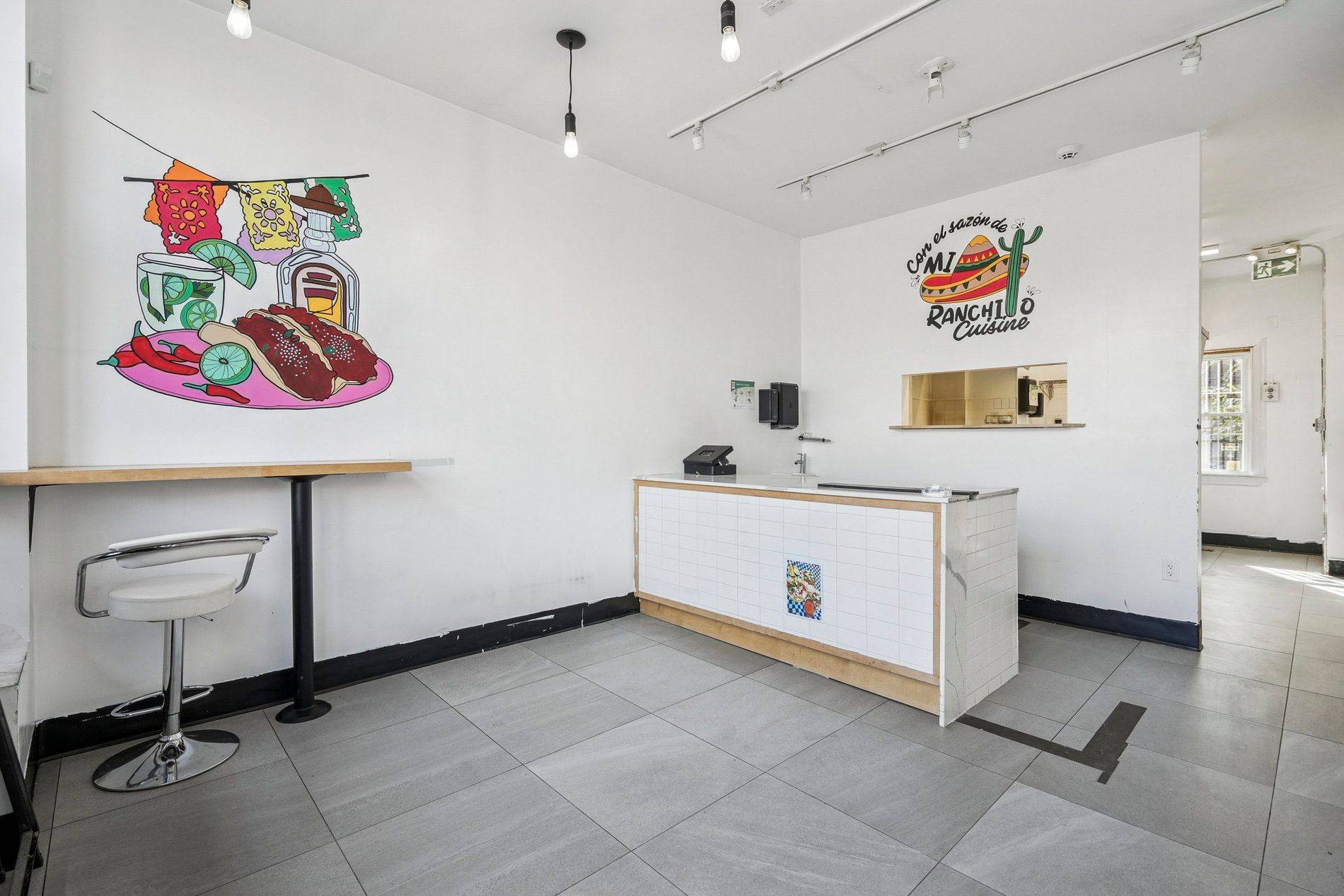 Hamilton, ON L8V 1B1,586 Concession ST