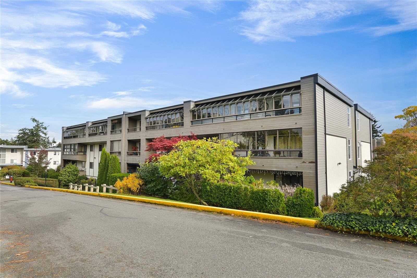 Esquimalt, BC V9A 5R6,955 Dingley Dell #208