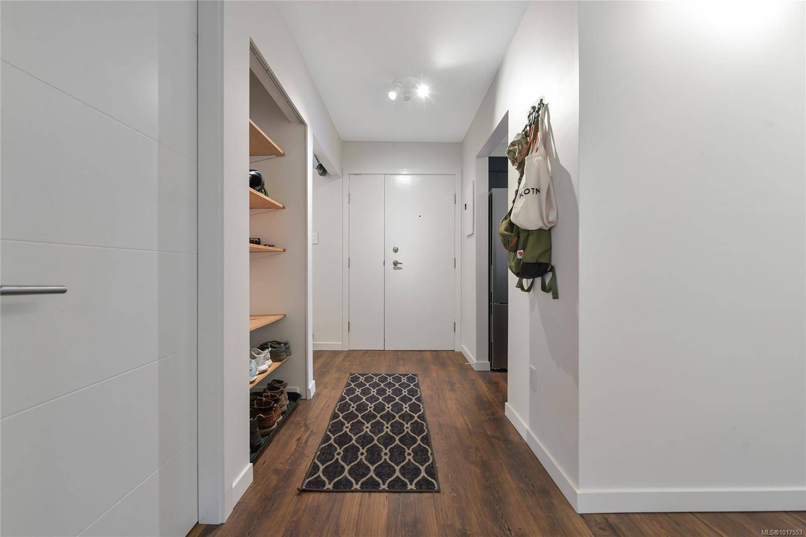 Esquimalt, BC V9A 5R6,955 Dingley Dell #208