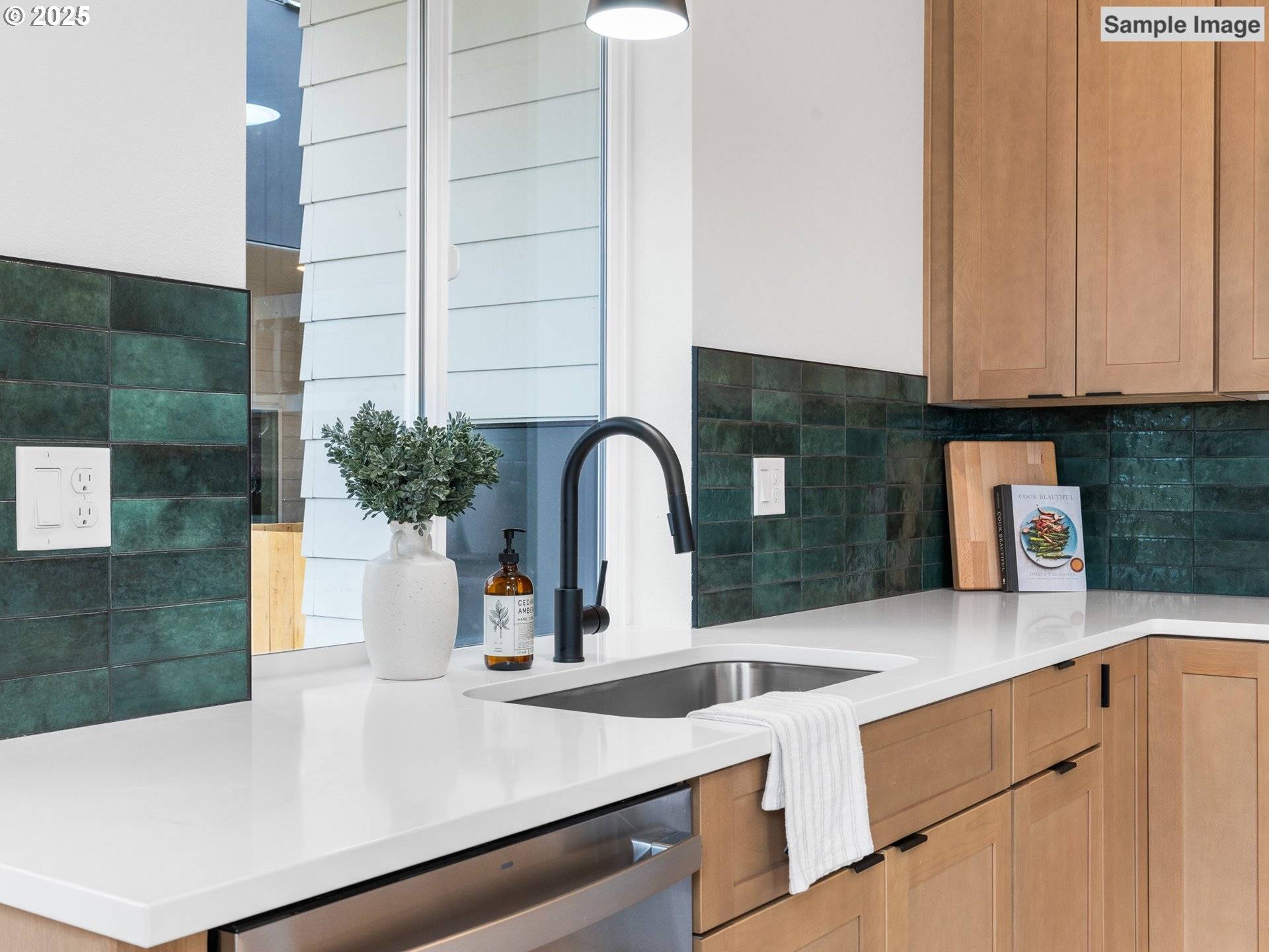 Portland, OR 97206,7191 SE Crystal Springs BLVD #9