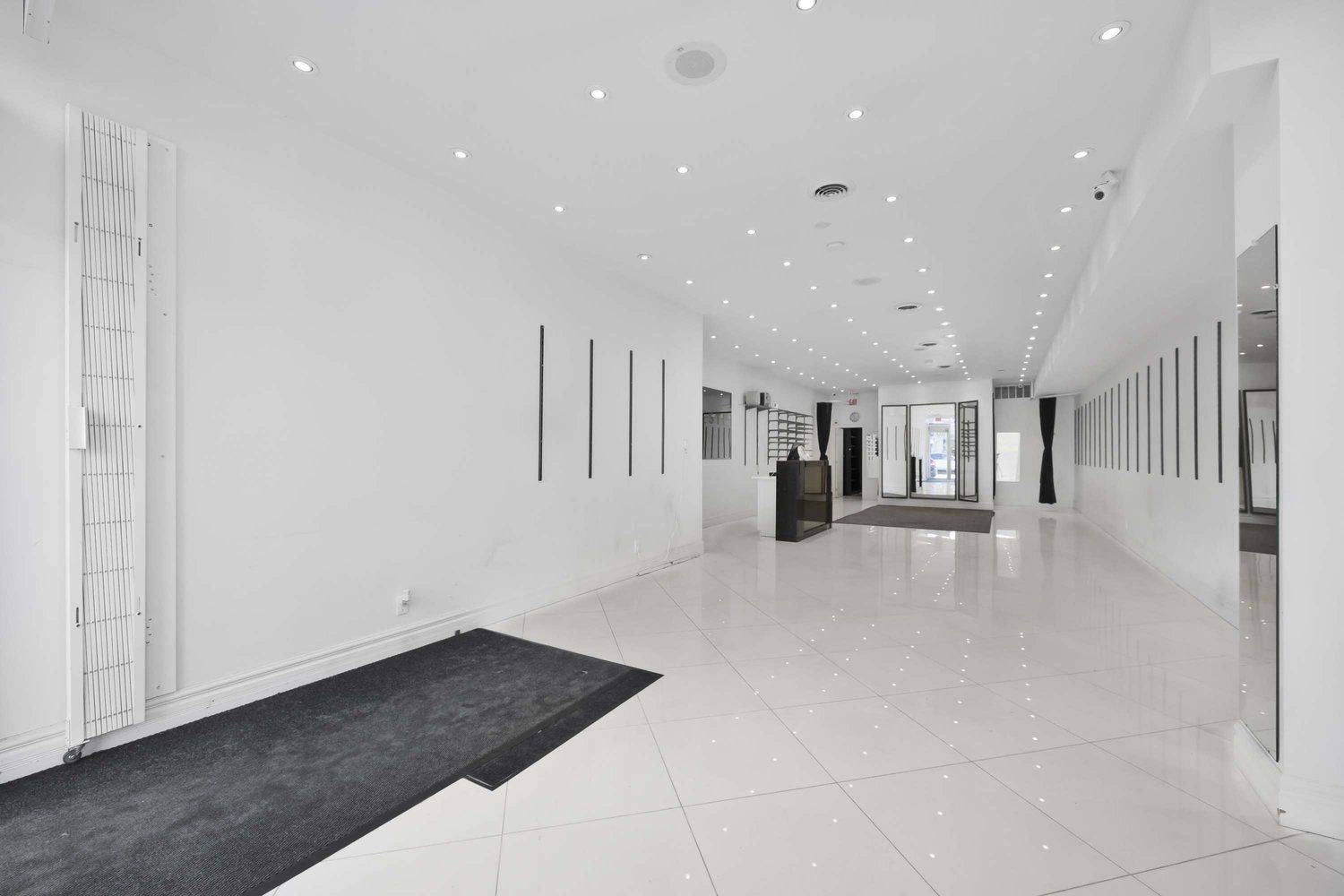 Toronto C04, ON M5M 4A4,1982 Avenue RD