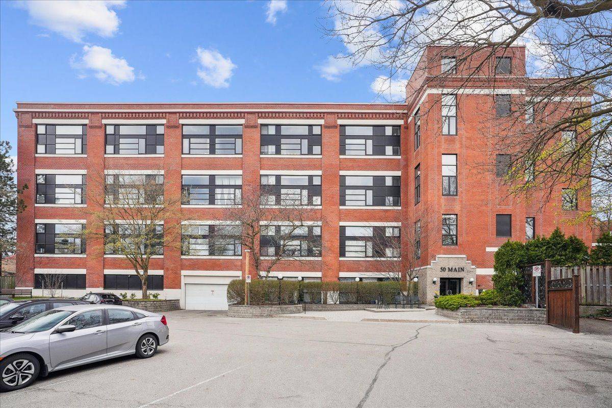 Hamilton, ON L9H 6P8,50 Main ST #313