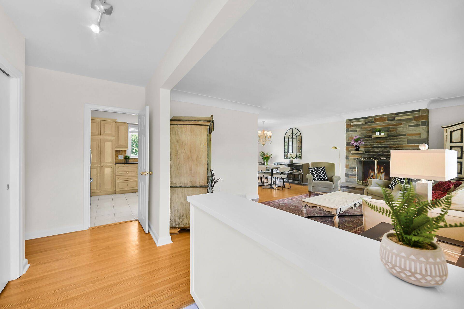 Hamilton, ON L9G 3C9,128 Oneida BLVD