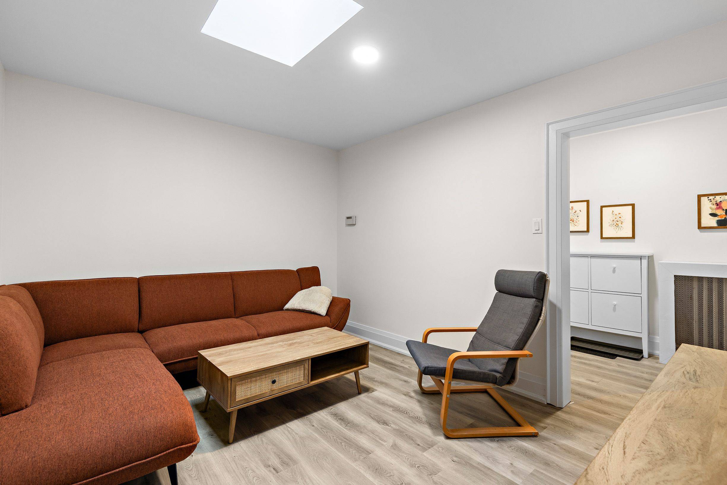 Toronto C11, ON M4G 3B5,1629 Bayview AVE