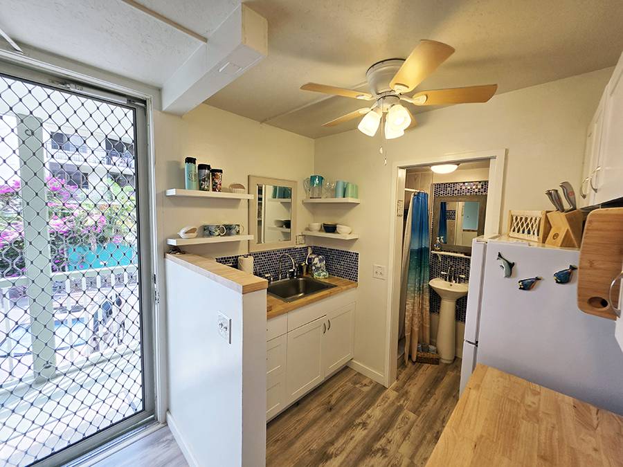 Kailua-kona, HI 96740,75-5776 KUAKINI HIGHWAY #234