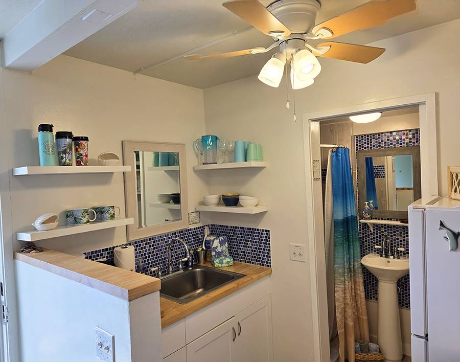 Kailua-kona, HI 96740,75-5776 KUAKINI HIGHWAY #234