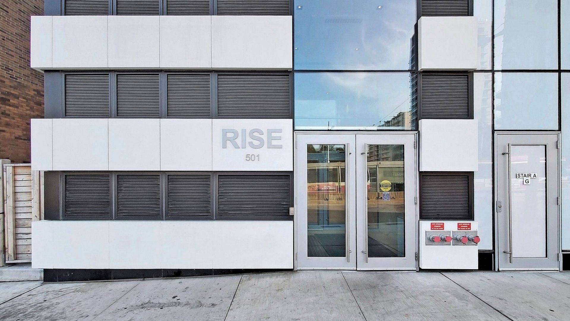 Toronto C02, ON M5P 0A2,501 St. Clair AVE W #204