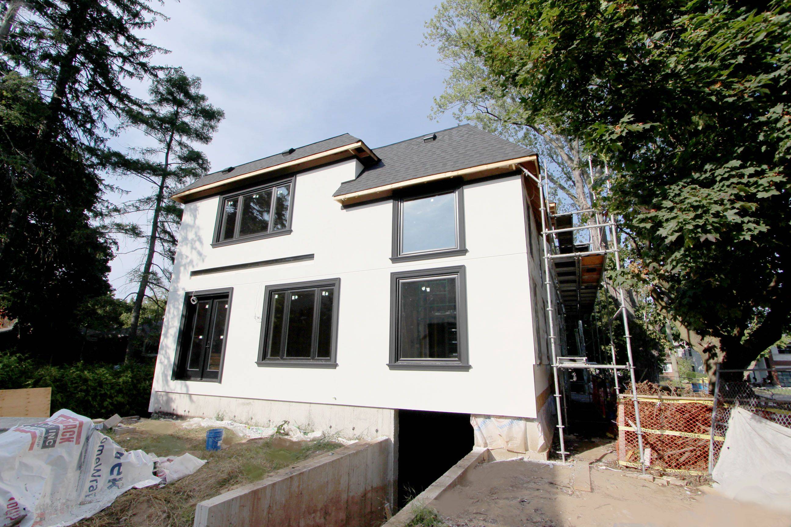 Oakville, ON L6L 4R6,576 Wingrove CRES