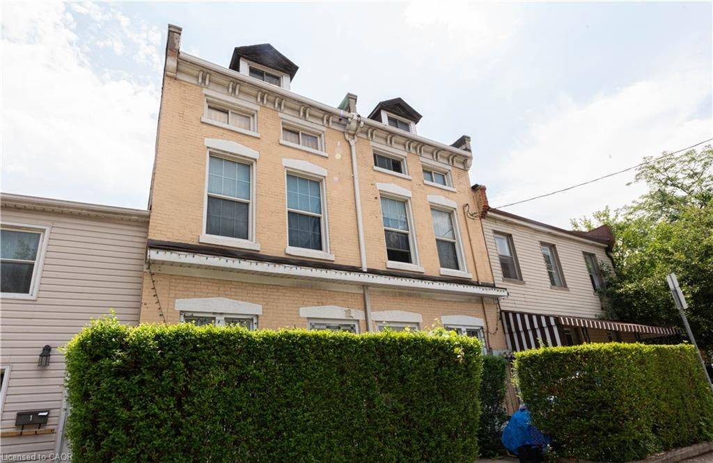 Hamilton, ON L8R 2M4,166-168 Macnab ST N