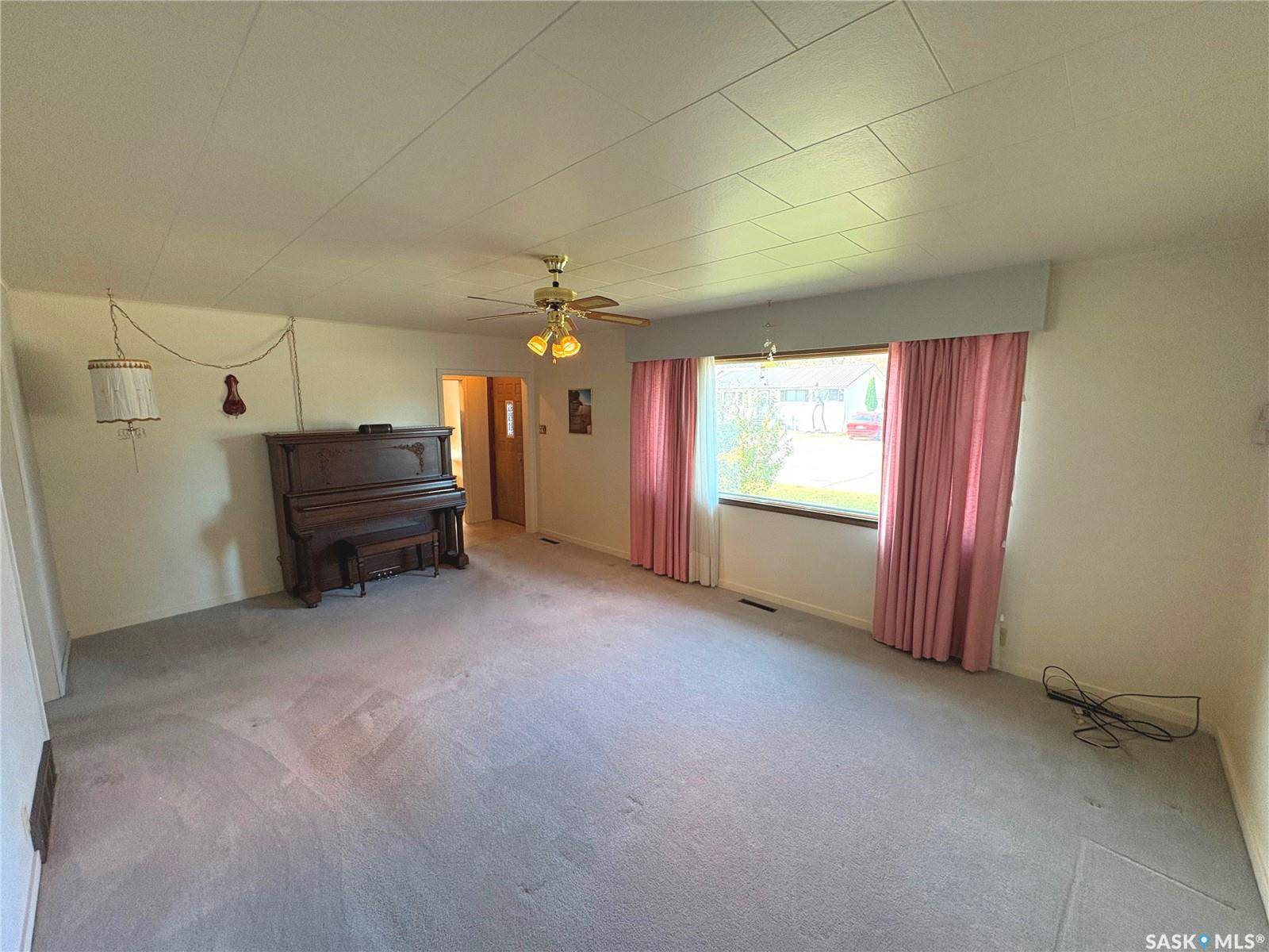 Fort Qu'appelle, SK S0G 1S0,235 Company AVENUE S