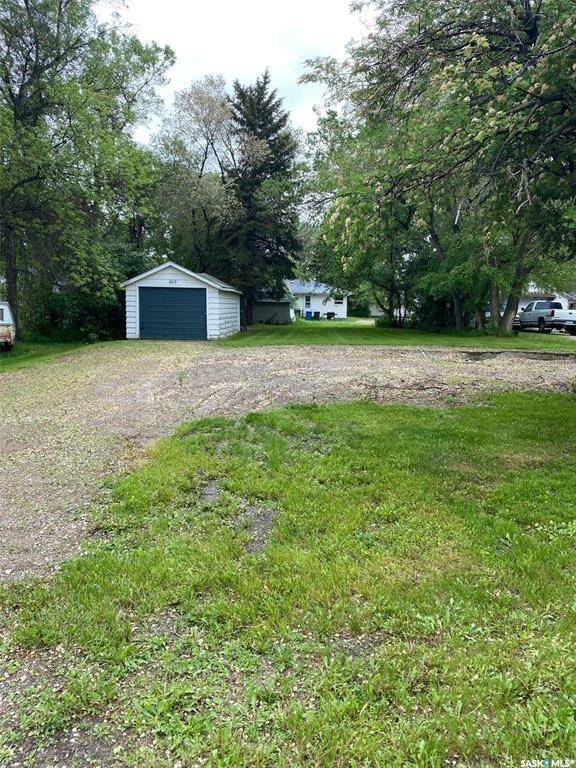 Oxbow, SK S0C 2B0,805 Peters AVENUE