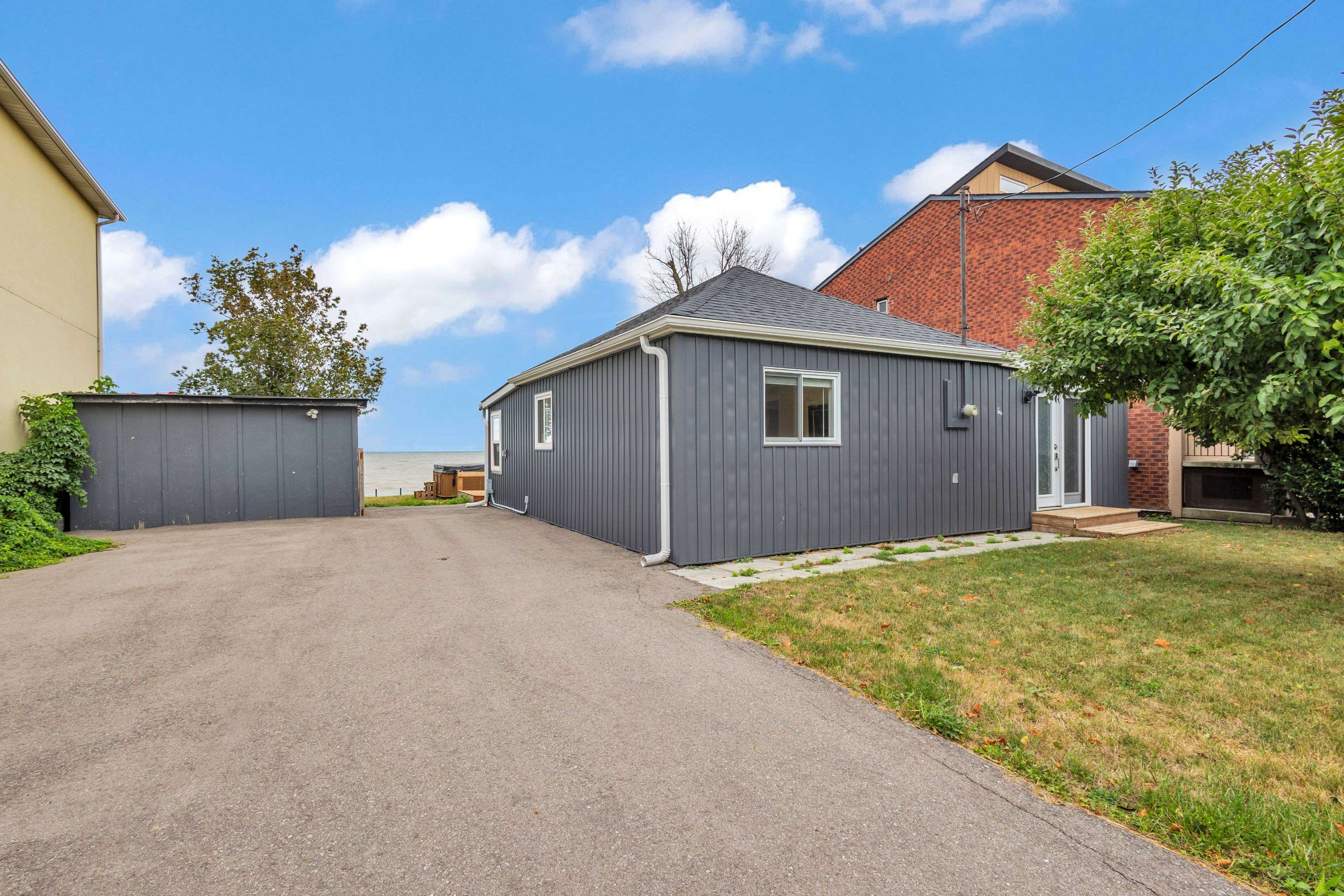 Hamilton, ON L8E 5E1,24 Trillium AVE