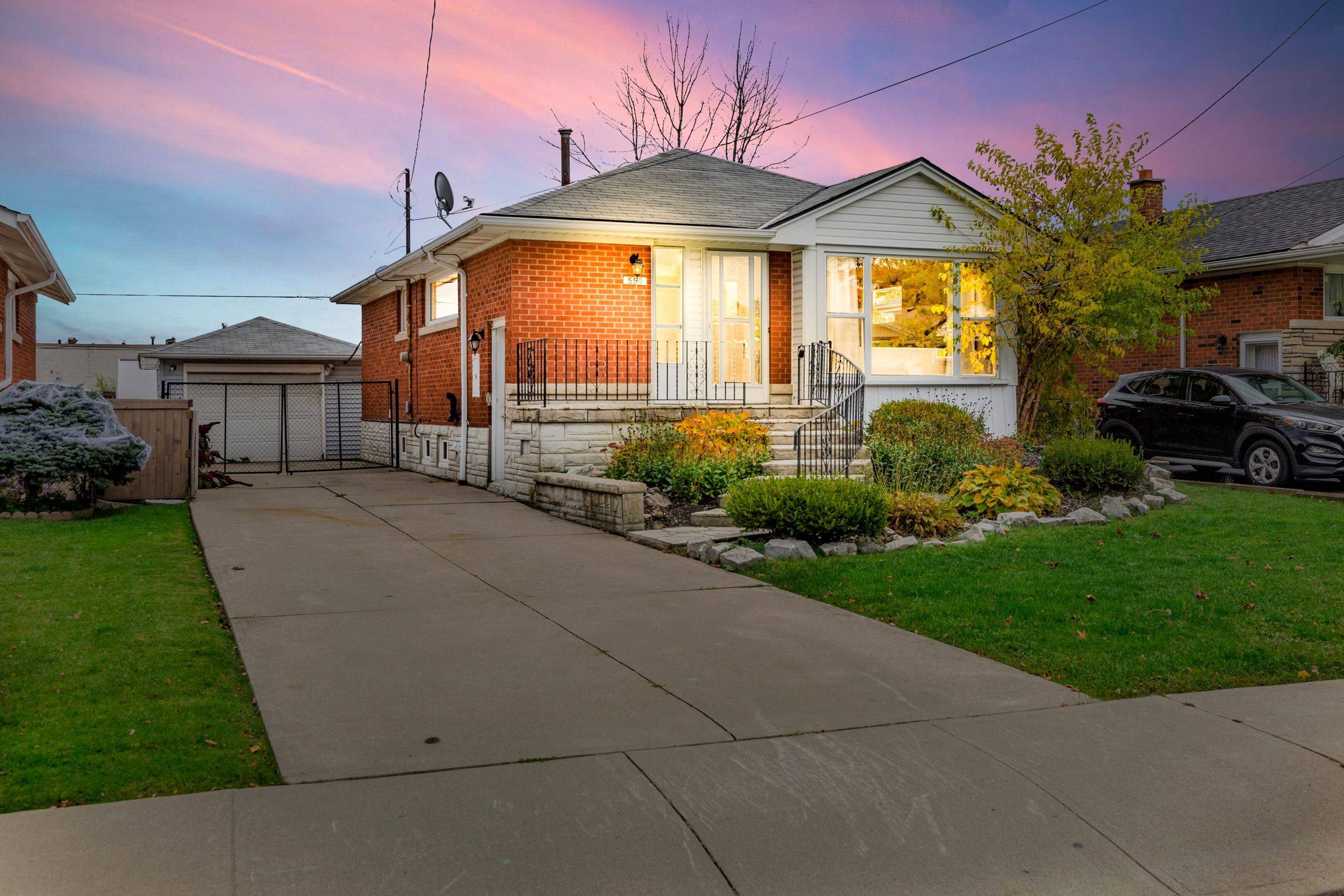 Hamilton, ON L8V 3H4,559 East 27th ST