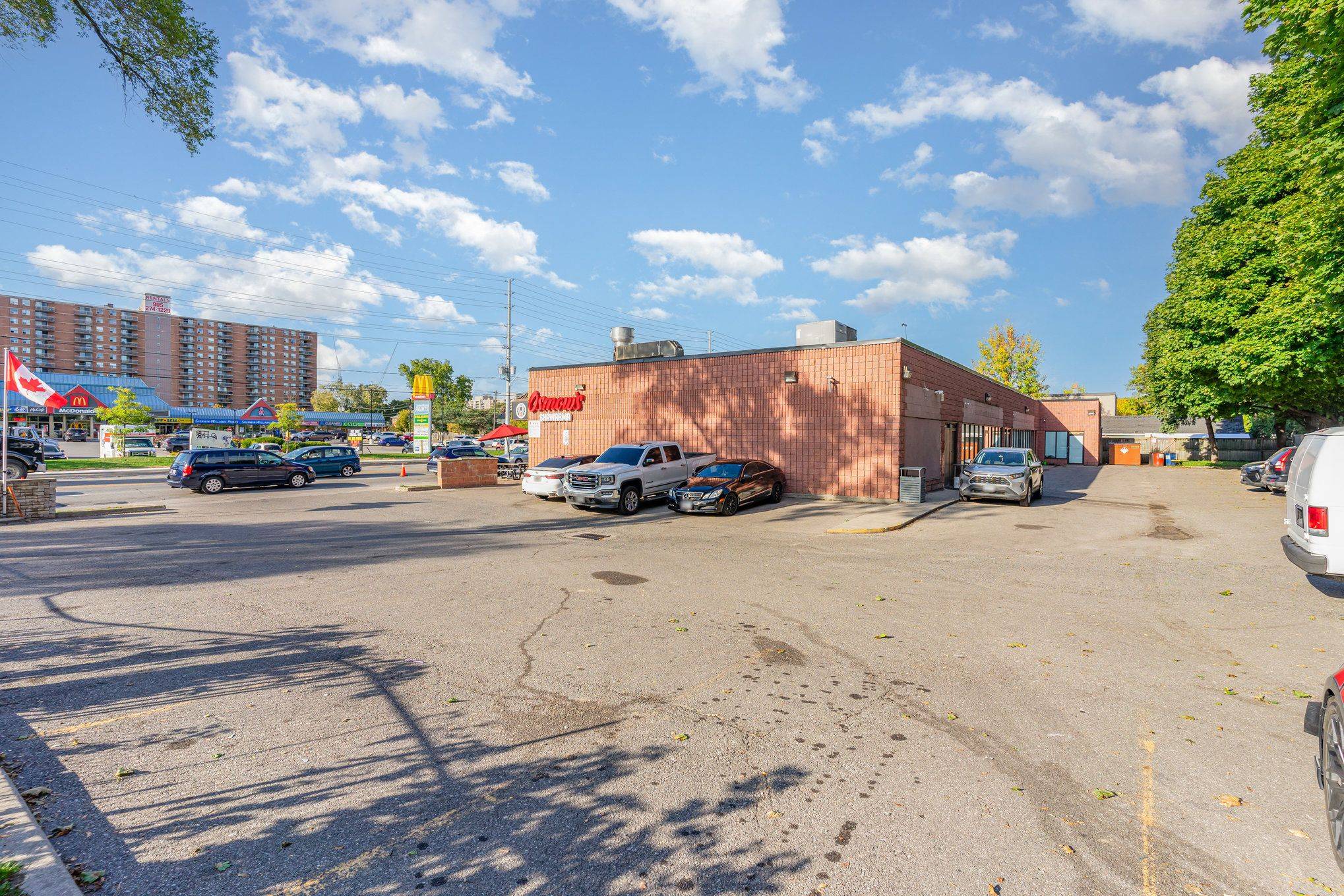 Mississauga, ON L5G 1J4,600 Lakeshore RD E