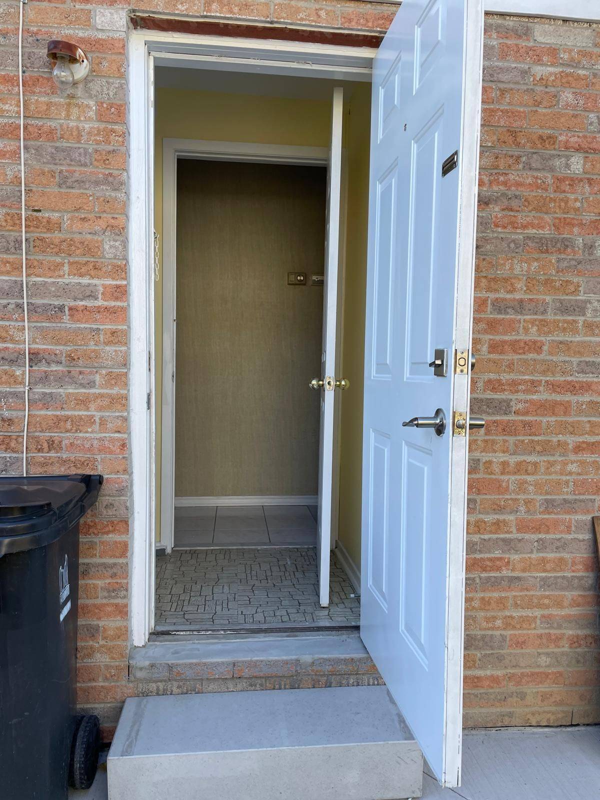 Toronto W10, ON M9V 4J3,67 Shalom CRES