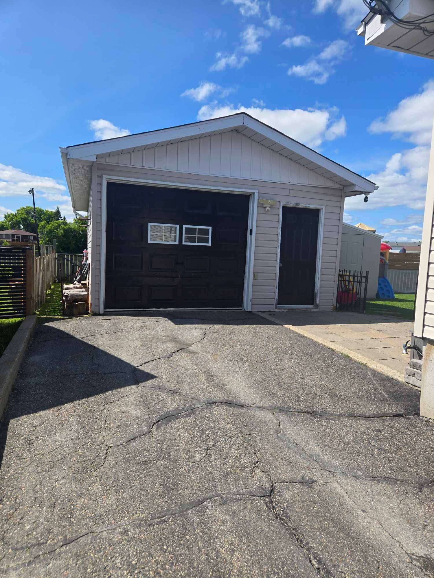 Timmins, ON P4R 1C7,246 Timcor CRES