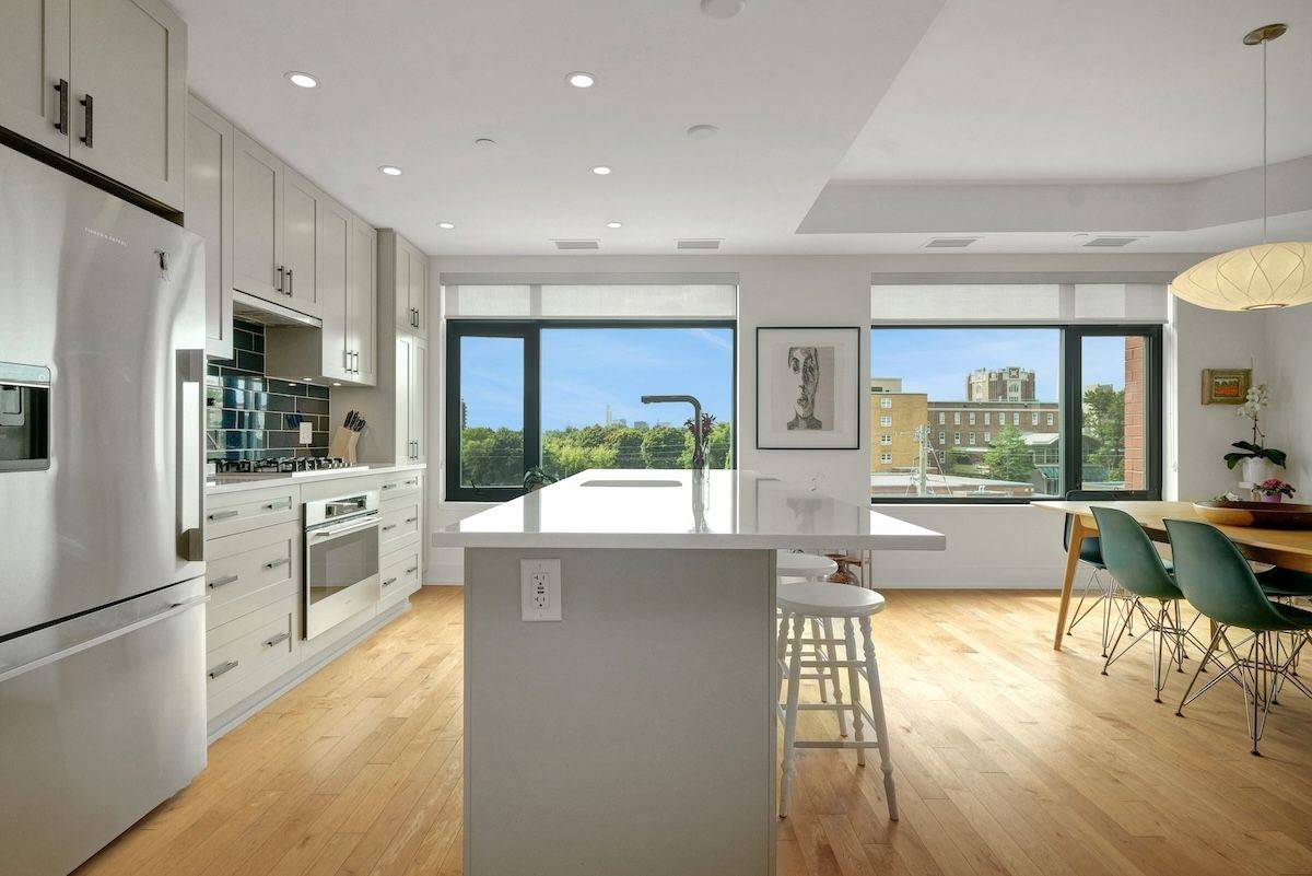 Glebe - Ottawa East And Area, ON K1S 5V7,60 Springhurst AVE #504