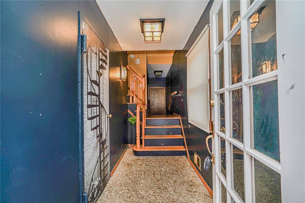 Staten  Island, NY 10309,880 Sinclair AVE