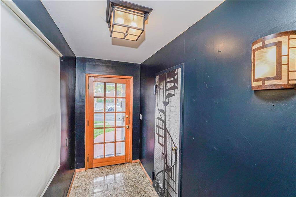 Staten  Island, NY 10309,880 Sinclair AVE