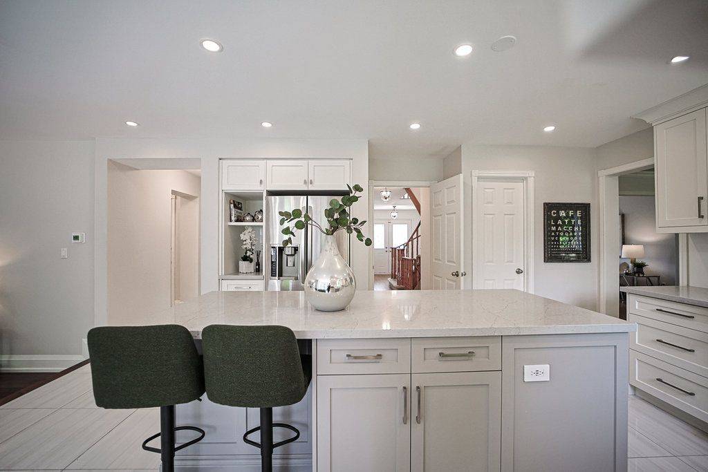 Toronto E11, ON M1B 4T8,32 Royal Rouge TRL