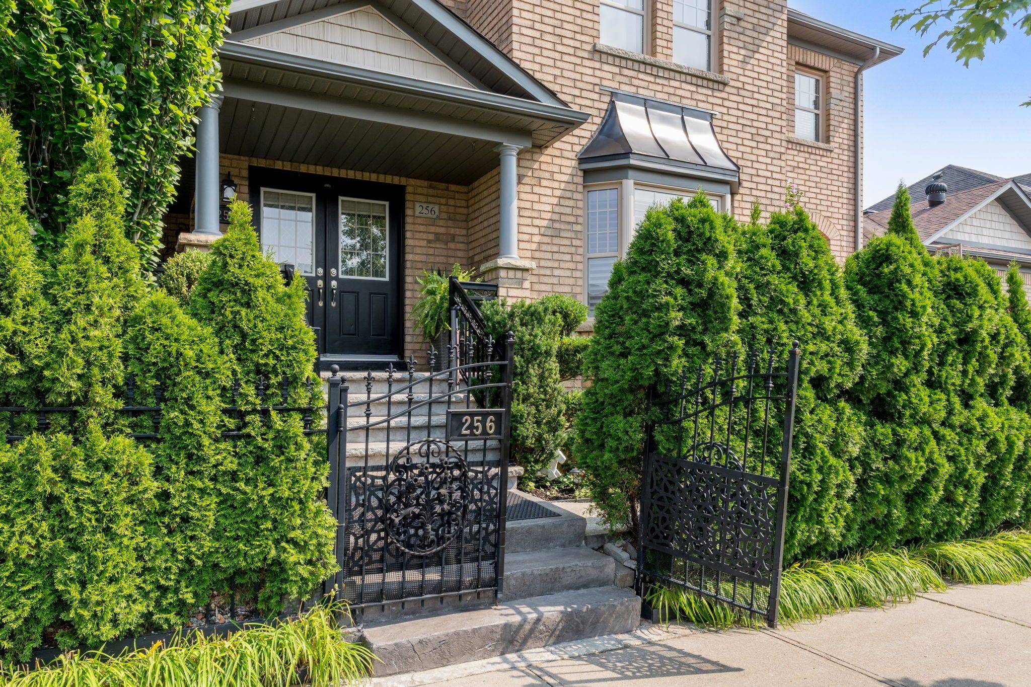 Milton, ON L9T 0T4,256 Landsborough AVE