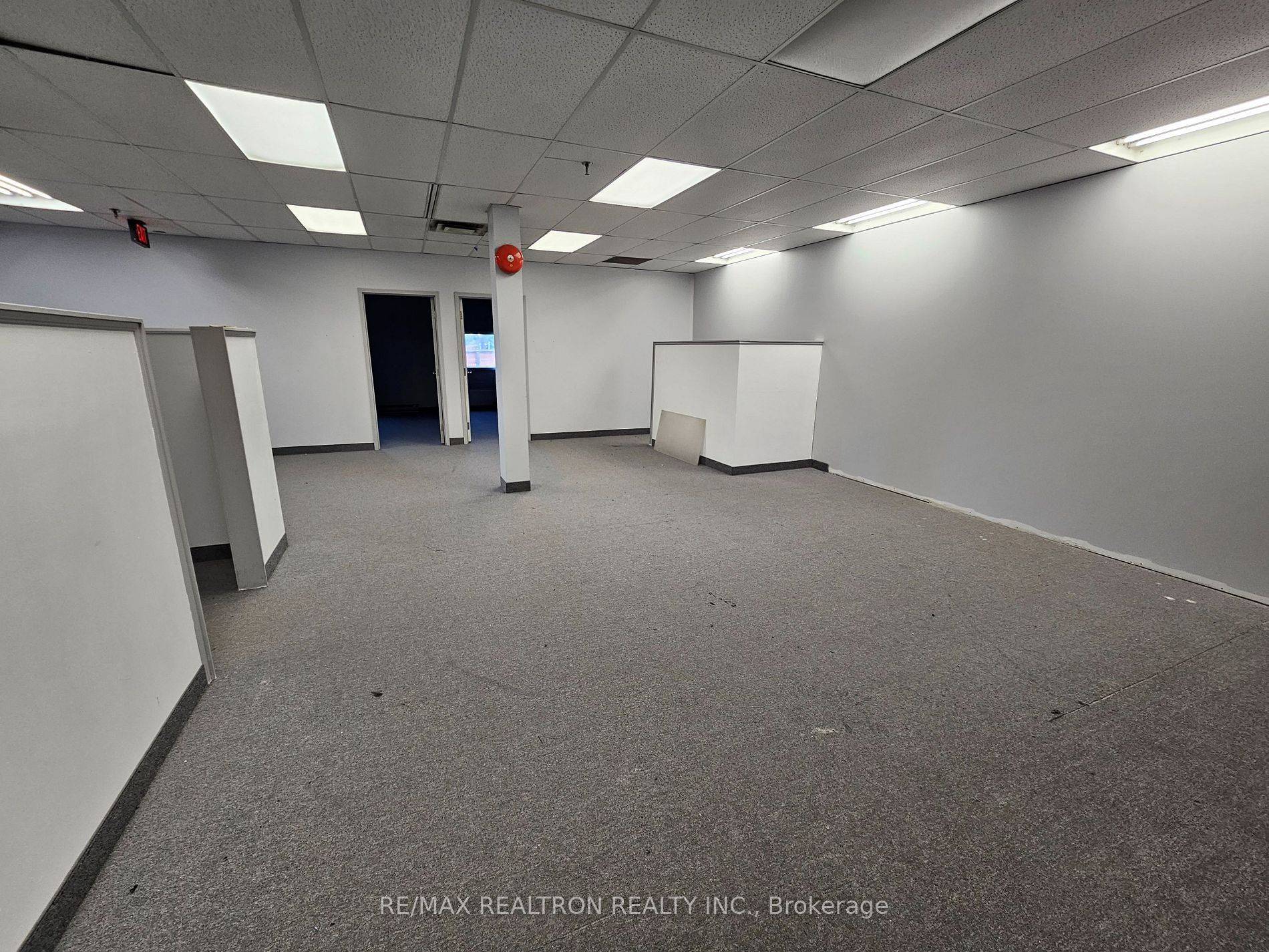 Toronto W05, ON M3N 1W8,125 Norfinch DR #214