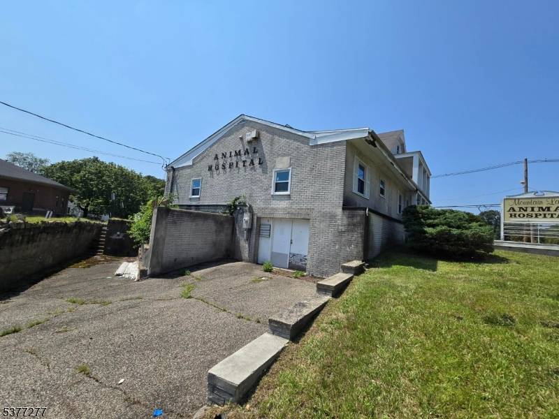 Mountain Lakes Boro, NJ 07046,360 Us Highway 46 E.