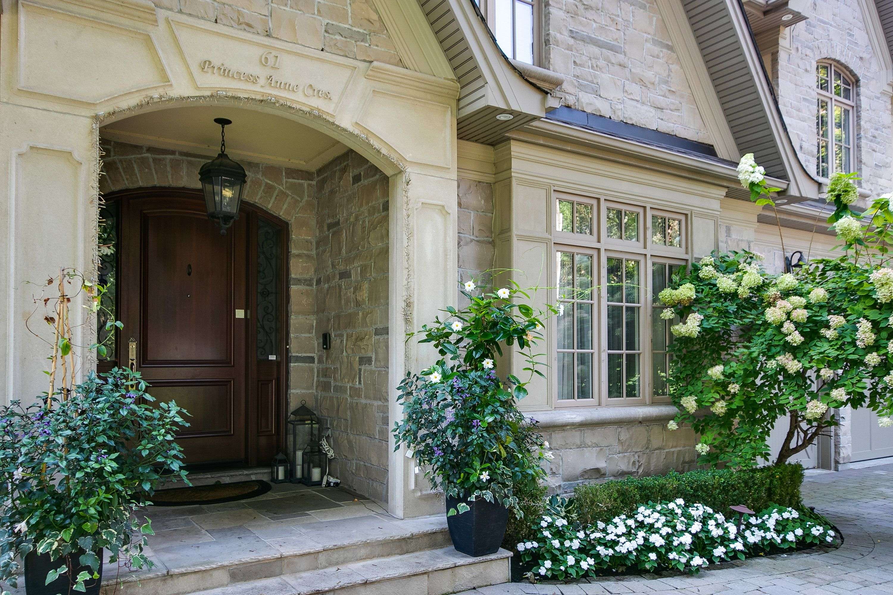 Toronto W08, ON M9A 2P3,61 Princess Anne CRES