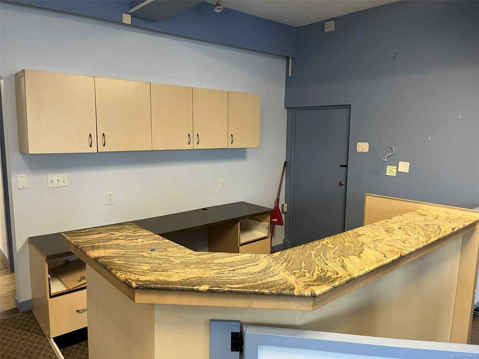 Victoria, BC V8T 2A3,1020 Hillside Ave