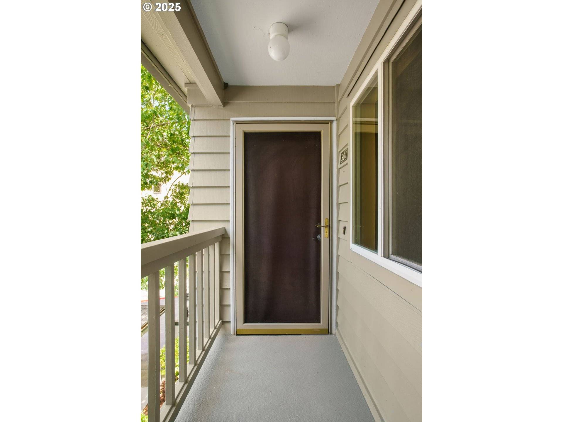 Portland, OR 97239,4980 S LANDING DR #301