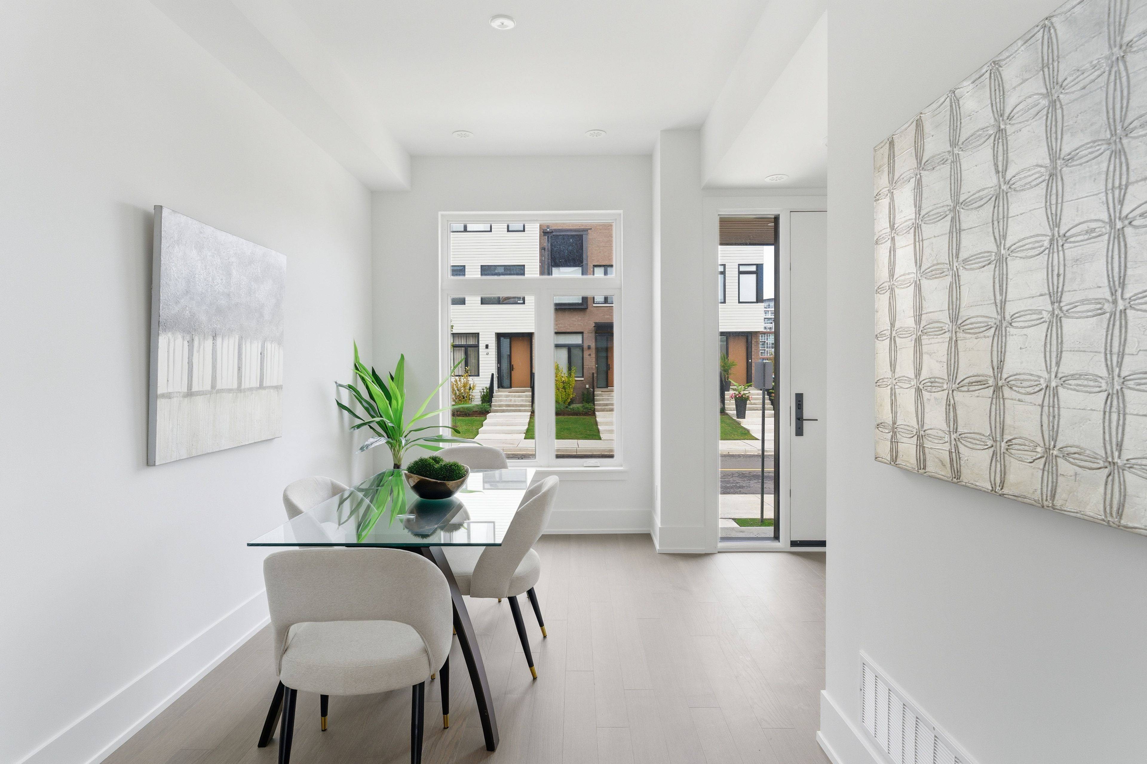 Mississauga, ON L5H 0B2,30 Lou Parsons WAY #44