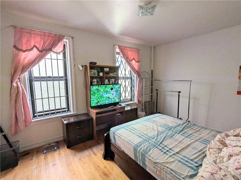 Brooklyn, NY 11220,4612 6th AVE #5