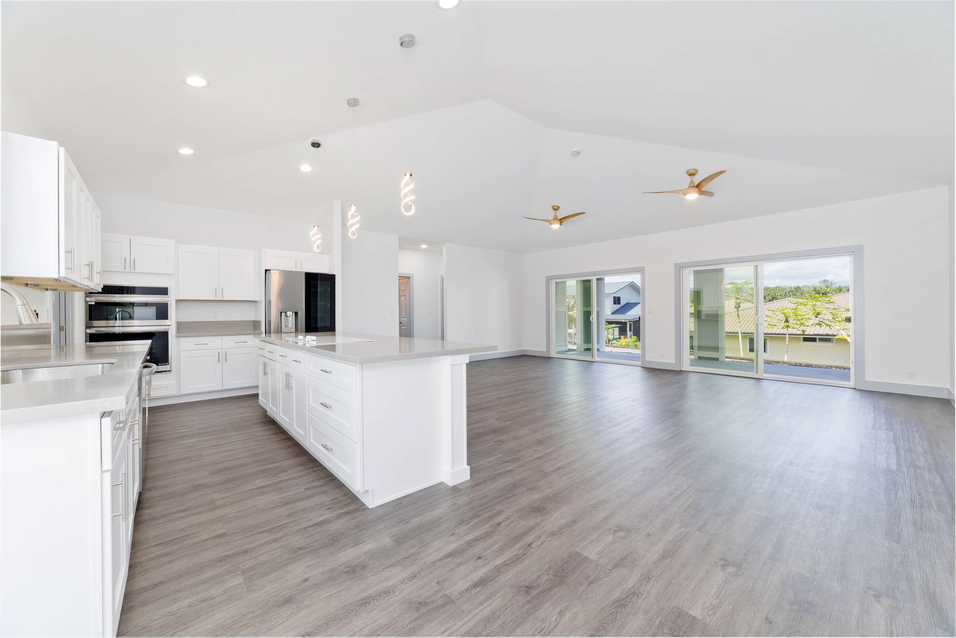 Hilo, HI 96720,698 KUKUAU STREET