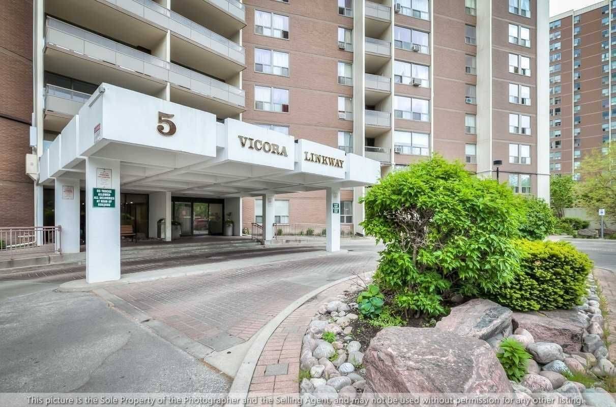 Toronto C11, ON M3C 1A4,5 Vicora Linkway N/A #210