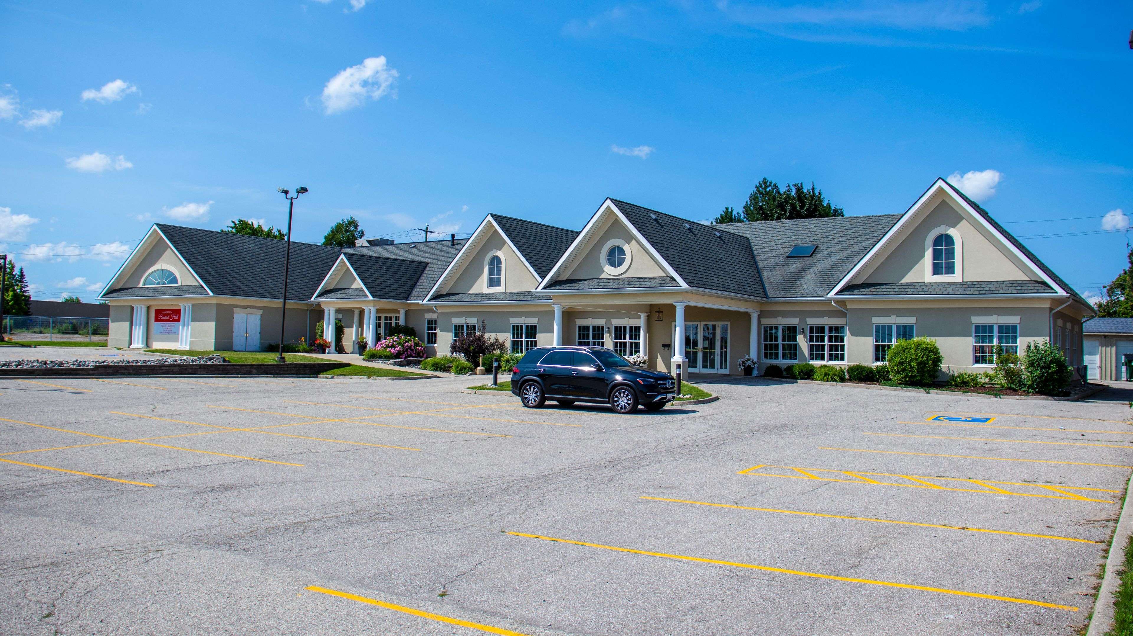 Waterloo, ON N2V 2N3,617 King ST N