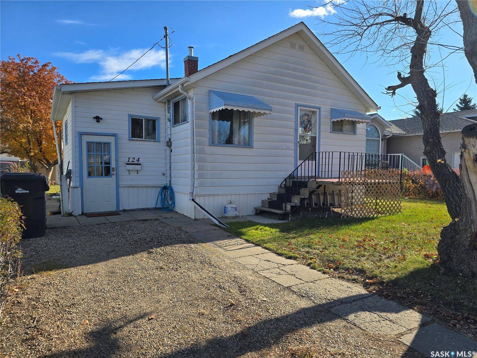 Weyburn, SK S4H 1G9,124 10th STREET