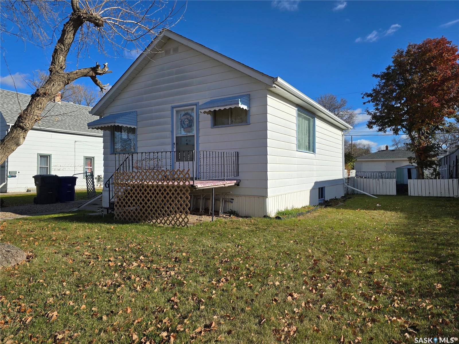 Weyburn, SK S4H 1G9,124 10th STREET