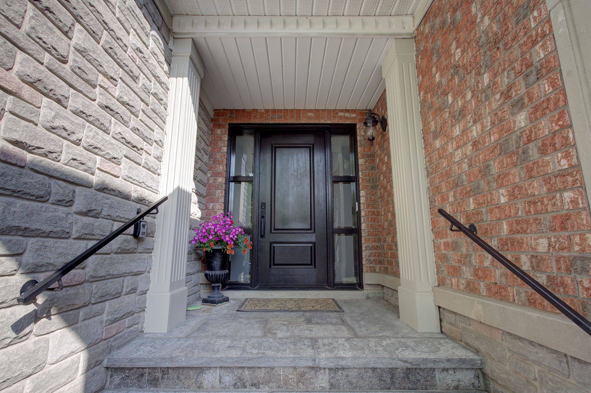 2194 Galloway DR, Oakville, ON L6H 6T4