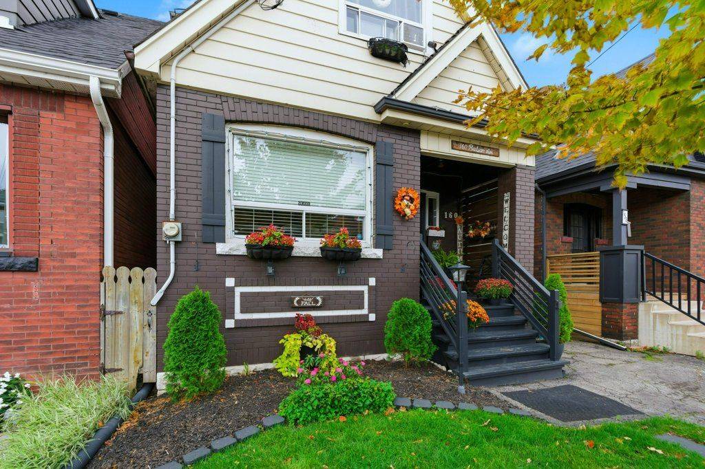 Hamilton, ON L8L 6Y5,160 Balsam AVE N