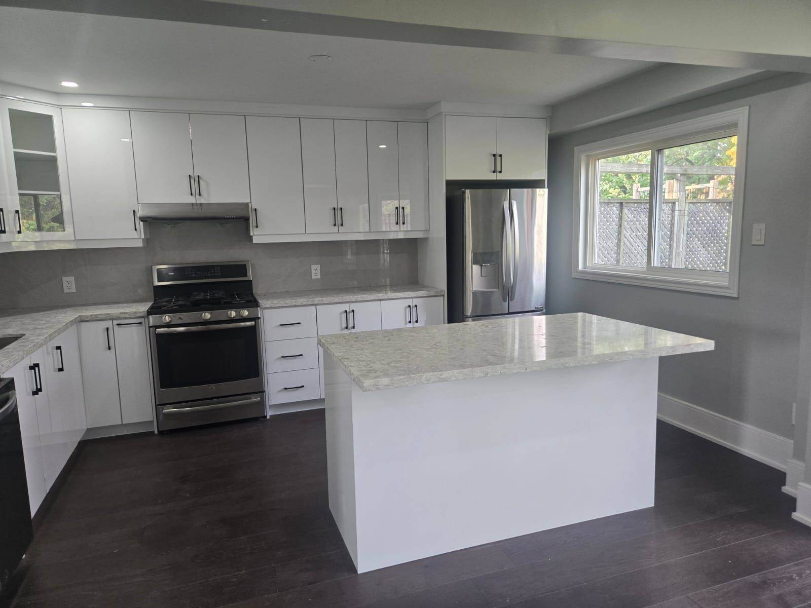 Barrie, ON L4M 6G2,145 Cardinal ST