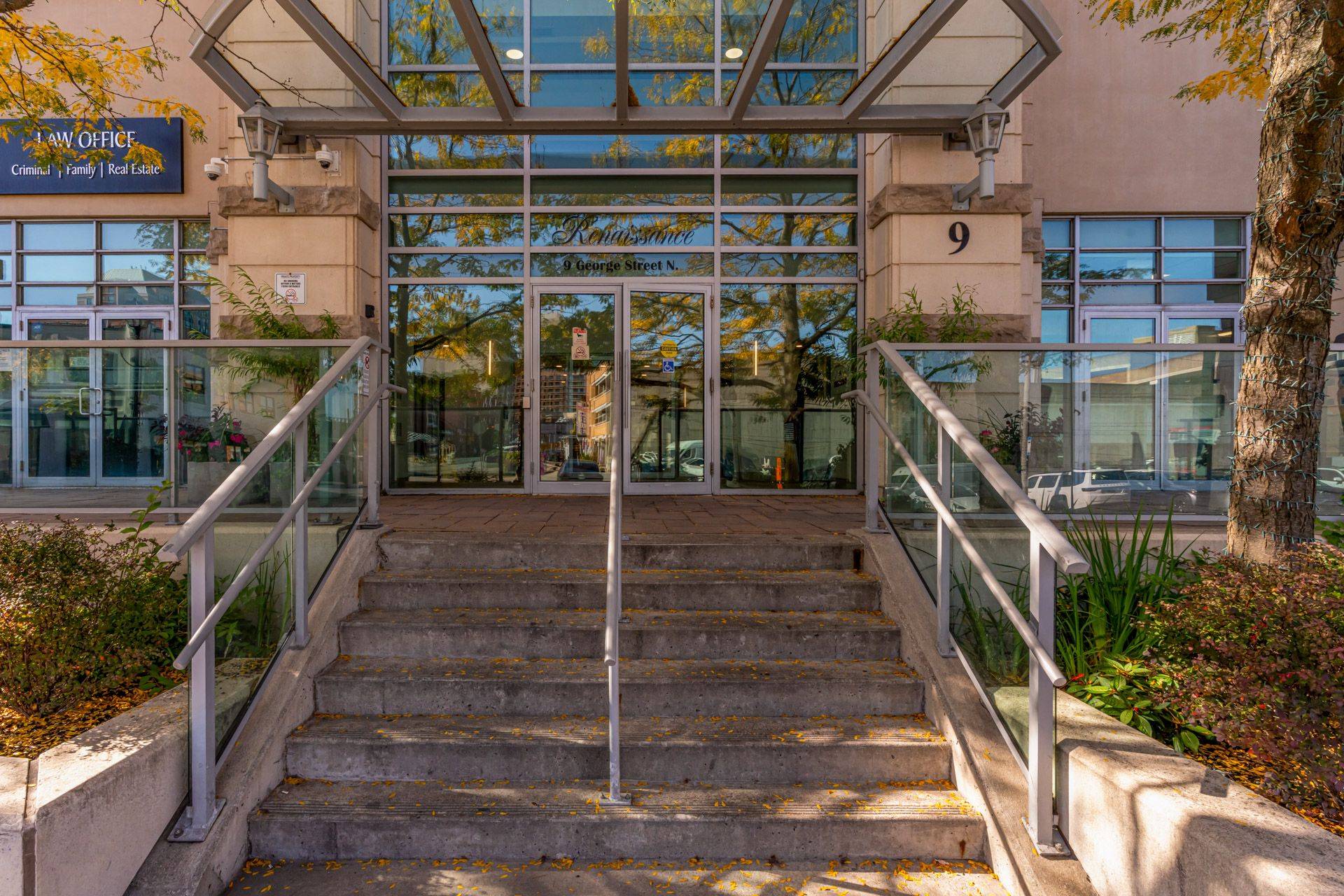 Brampton, ON L6X 0T6,9 George ST N #1505