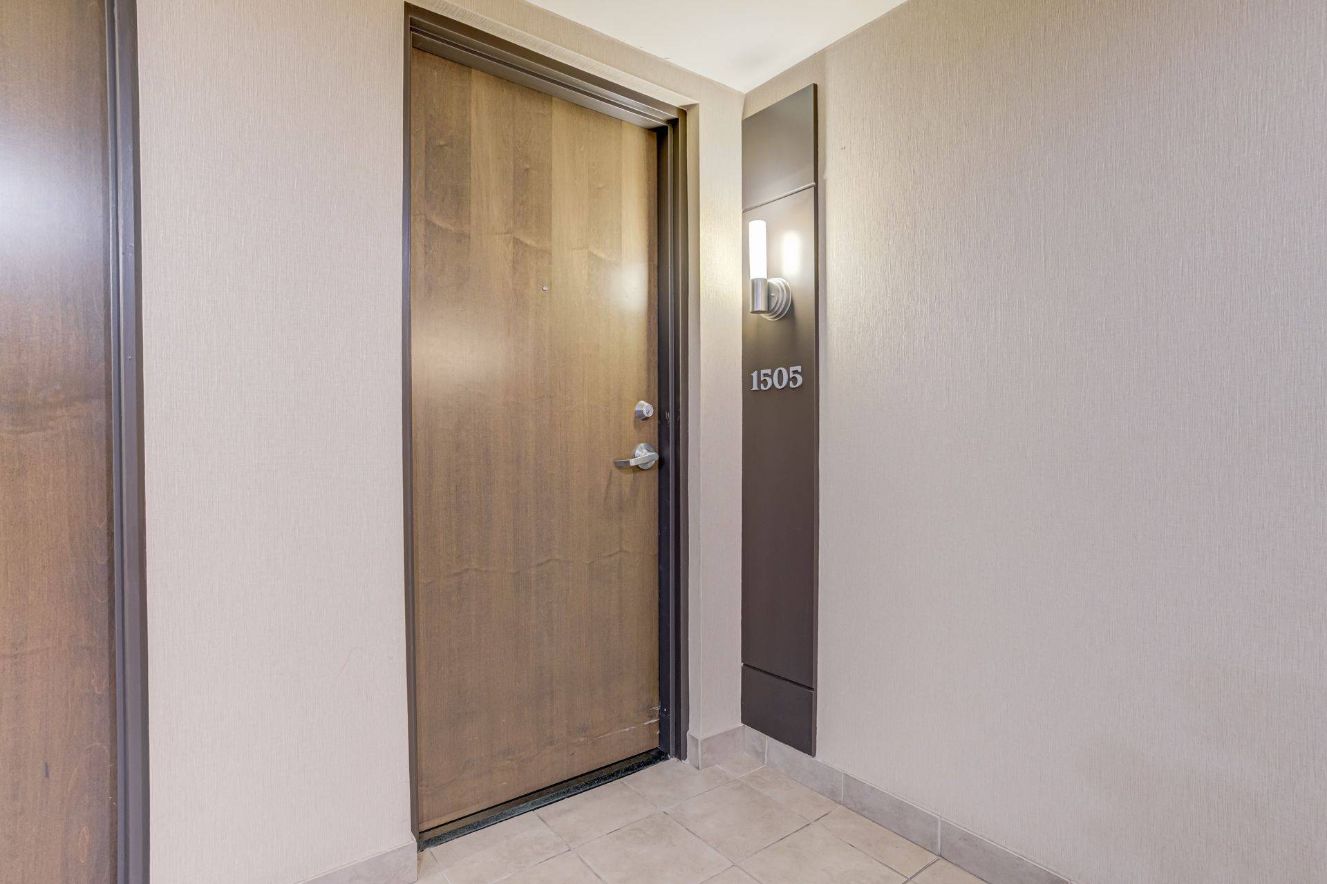 Brampton, ON L6X 0T6,9 George ST N #1505