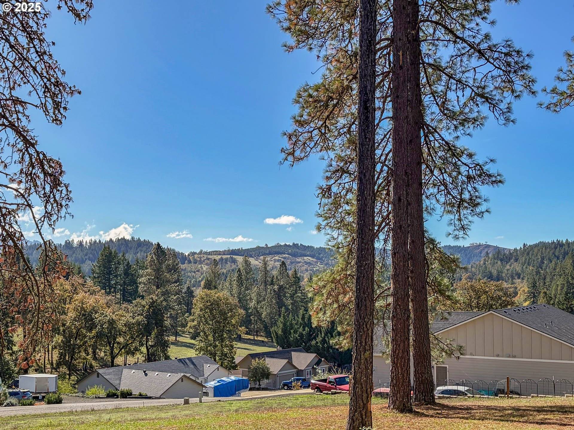 Glide, OR 97443,298 GRANDVIEW ST