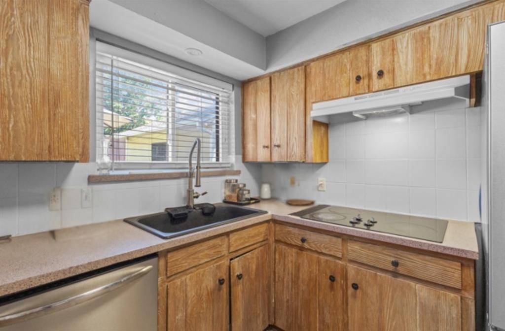 1401 Apache Street, Arlington, TX 76012