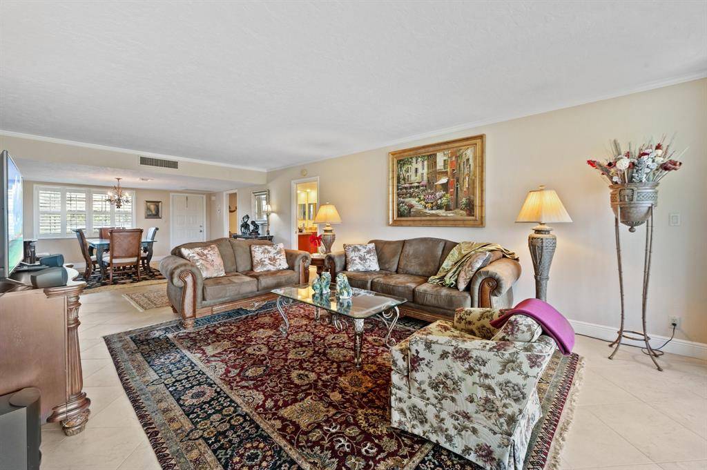 Pompano Beach, FL 33069,3960 Oaks Clubhouse Dr #403